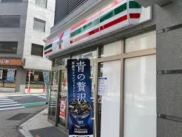 コンビニ　セブンイレブン新宿1丁目店（コンビニ）まで122m