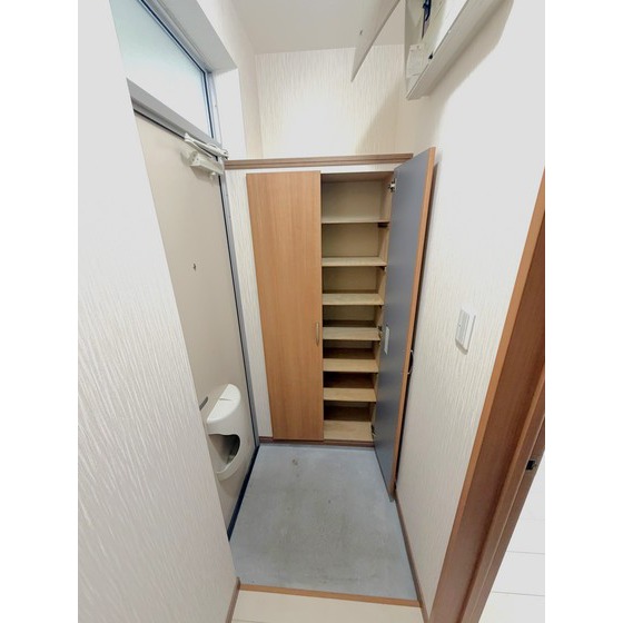 Mハイツ日の出2の玄関写真