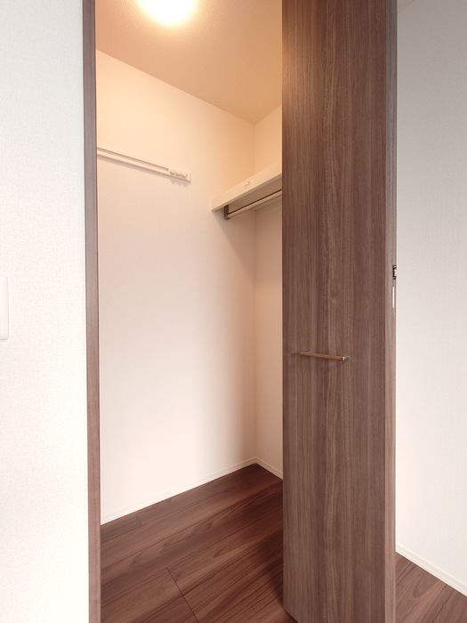 収納　ウォークインクローゼット