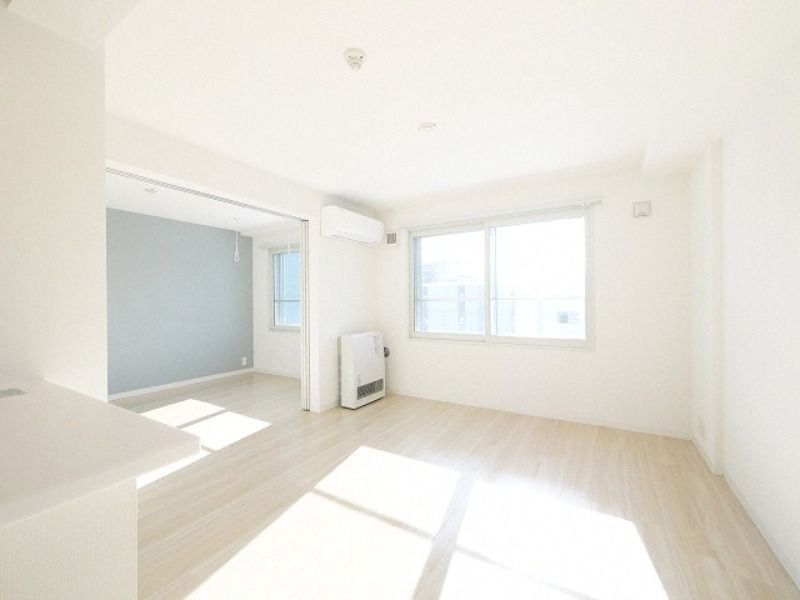 居室・リビング　反転タイプのお写真となります