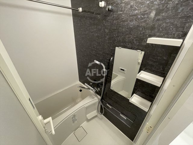 バス・シャワールーム　ルネフラッツ谷町四丁目　浴室