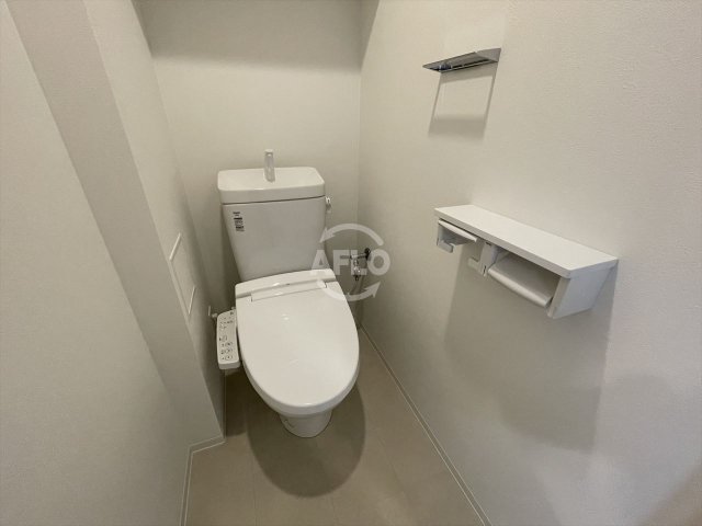 トイレ　ルネフラッツ谷町四丁目　トイレ