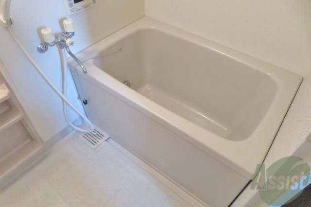 バス・シャワールーム　バスルームはこちらです。一日の疲れをここで癒して下さい。