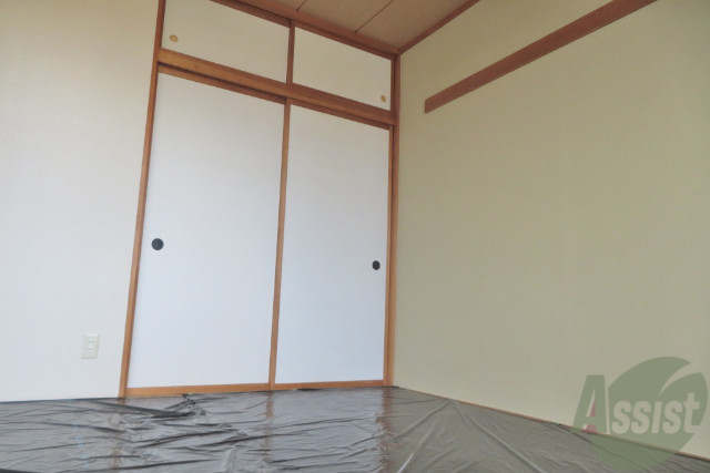 その他部屋・スペース　こちらは寝室です。広々としていて快適に過ごせますよ。