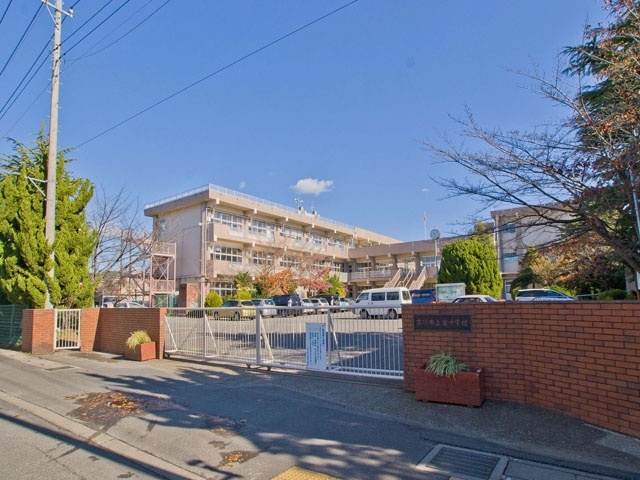 中学校　吉川市立南中学校（中学校）まで509m