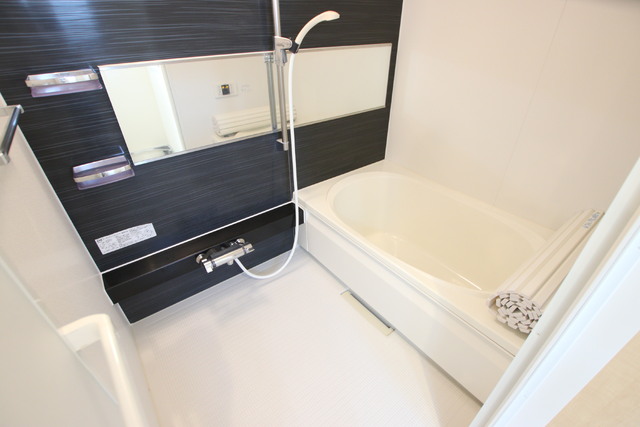 バス・シャワールーム　追い焚き機能付きです