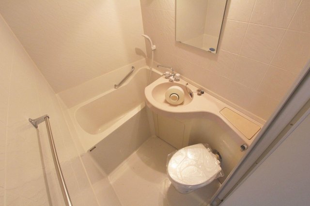 バス・シャワールーム　参考写真（同物件別部屋）