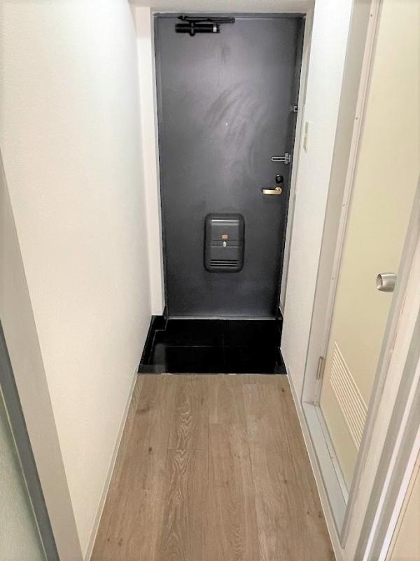 玄関　参考写真（同物件別部屋）