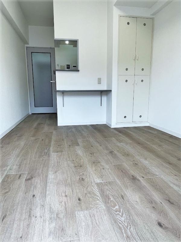 居室・リビング　参考写真（同物件別部屋）