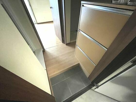 玄関　※別部屋の参考写真となります。