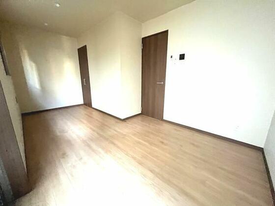 居室・リビング　※別部屋の参考写真となります。