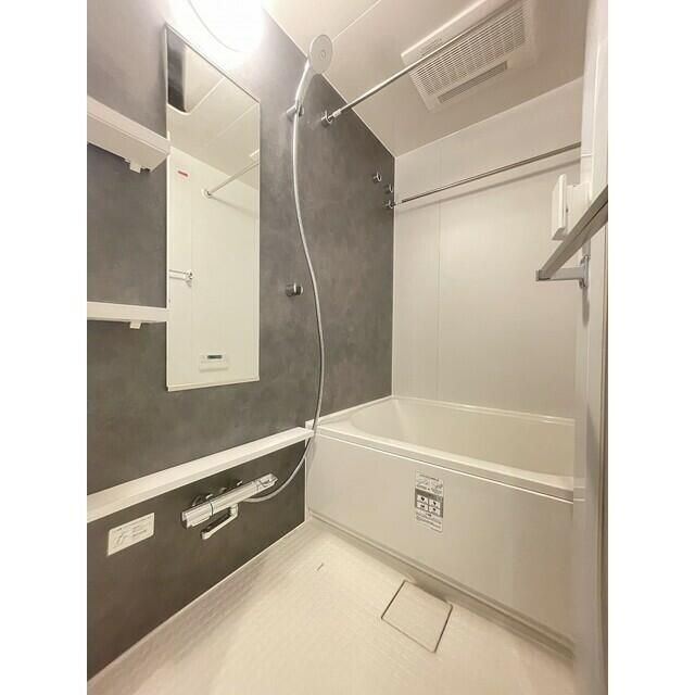 バス・シャワールーム　※別部屋参考写真