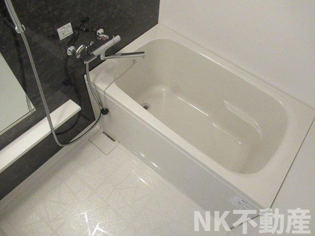 バス・シャワールーム　ゆったり過ごせるお風呂です