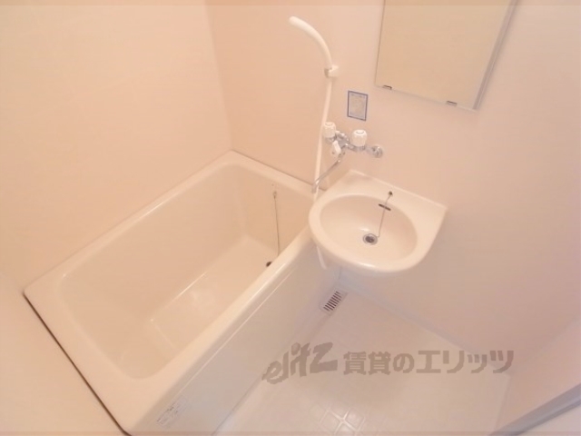 バス・シャワールーム　バス