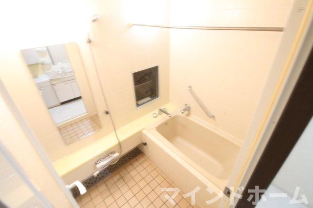 バス・シャワールーム　日々の疲れを癒すお風呂付です