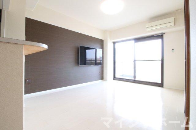 居室・リビング　テレビ付きリビングです