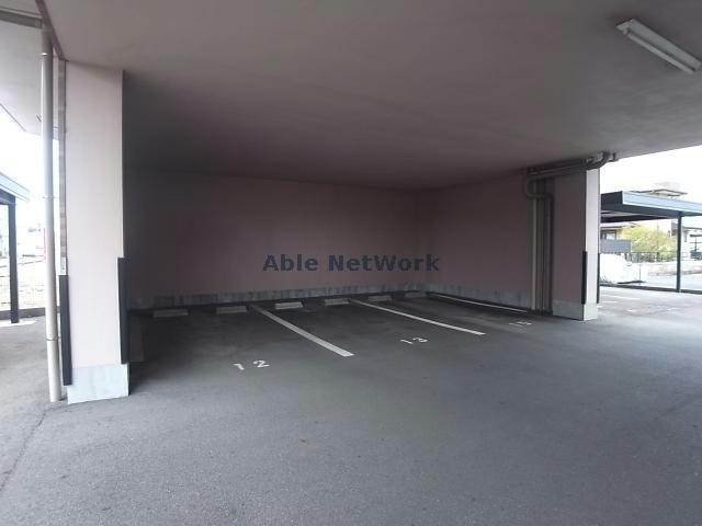 駐車場　駐車場