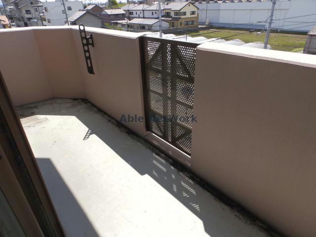 バルコニー　※他の部屋の写真です