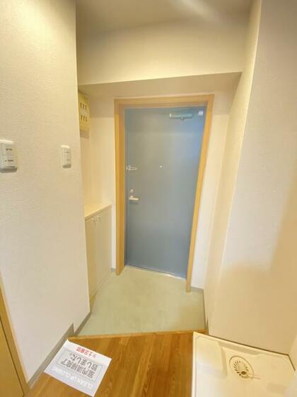 玄関　※別部屋参考写真