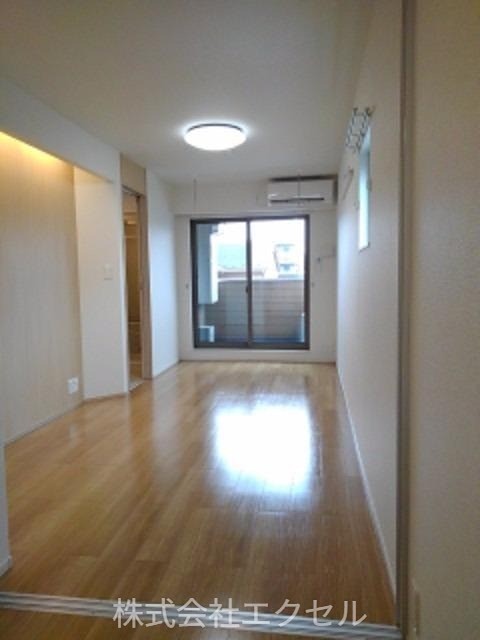 居室・リビング　明るいお部屋です。