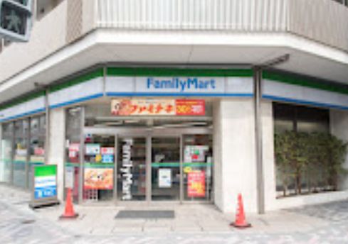 コンビニ　ファミリーマート駒込霜降橋店（コンビニ）まで125m