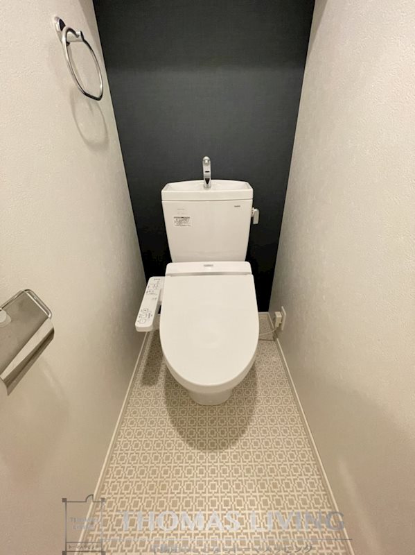 トイレ　※別号室の参考写真になります。