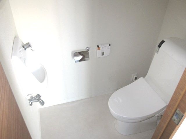 トイレ　★ウォシュレット付のトイレです★