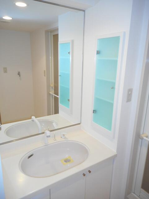 洗面設備　広い洗面スペース