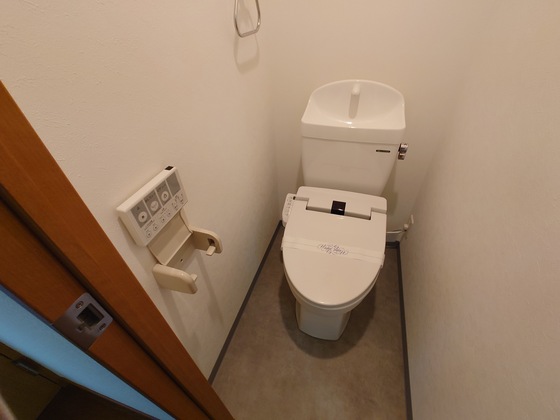 トイレ　※別部屋の写真です