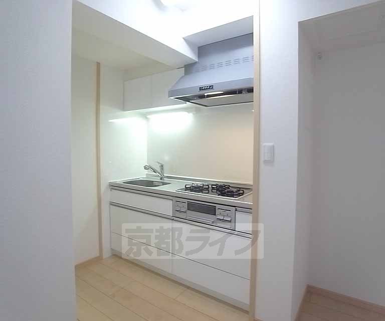 キッチン　３口ガスコンロついてます