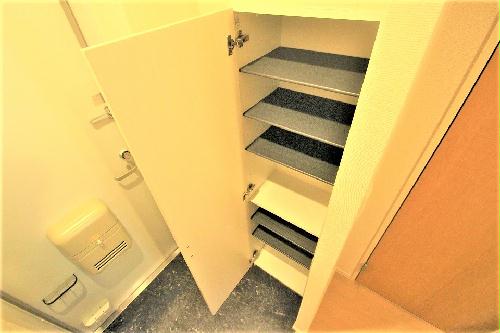 収納　高さ調整のできるので、ブーツ収納もばっちり！！