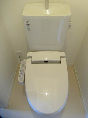 トイレ　温水洗浄便座