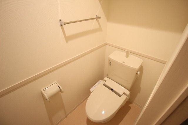 トイレ　ウォシュレット完備