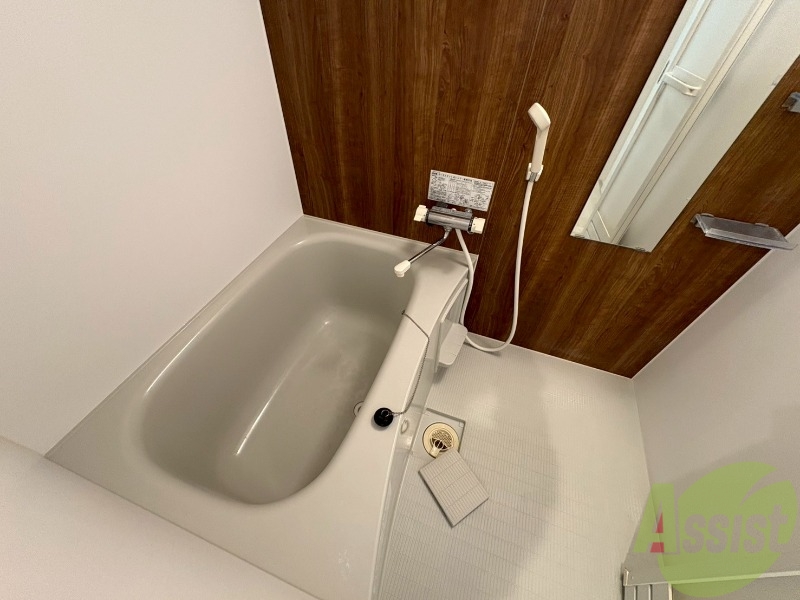 バス・シャワールーム　ユニットバスです。疲れを癒すのに欠かせませんね！