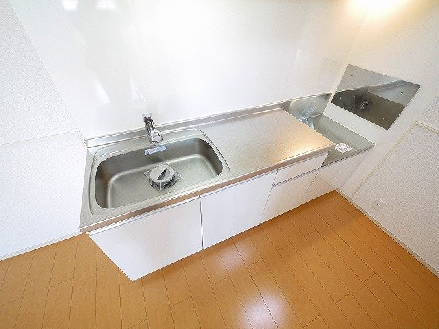 キッチン　大きなキッチンはお料理もしやすくて快適です