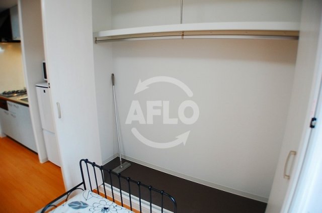 収納　トモ南堀江　クローゼット