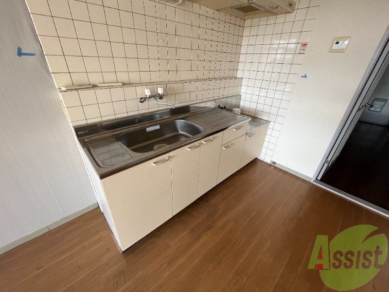 キッチン　キッチンスペースも広く冷蔵庫等も問題なく設置出来そうですね。