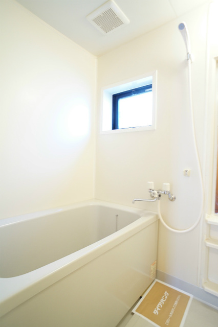 バス・シャワールーム　参考写真（同建物別部屋のものです）