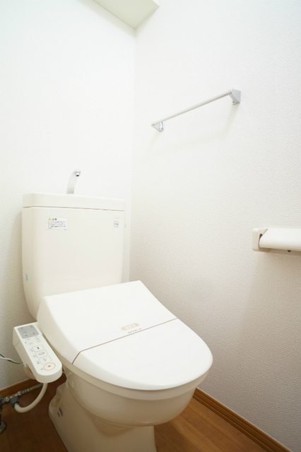 トイレ　参考写真（同建物別部屋のものです）