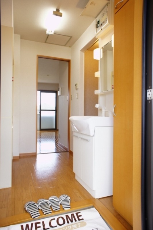 玄関　図面と現状に相違がある場合には現状を優先