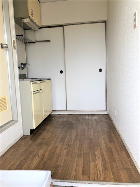 キッチン　キッチン周りです お部屋とキッチンとの仕切りがフスマになりま