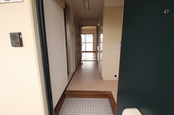 玄関　※現況を優先します。