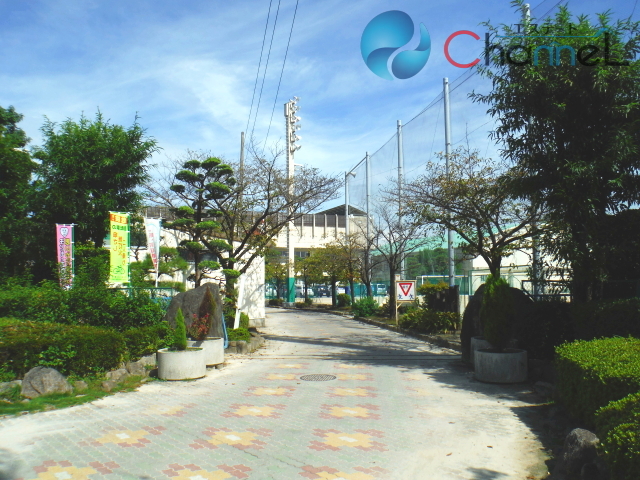 小学校　久留米市立西国分小学校（小学校）まで1040m