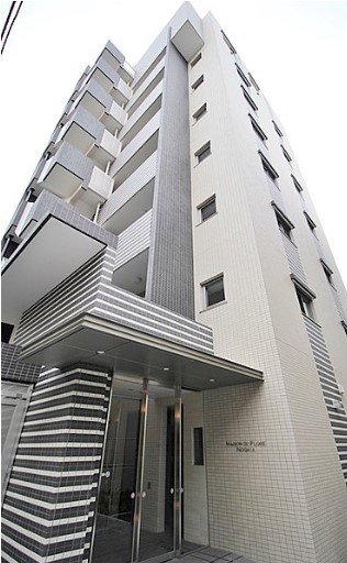 建物外観　鉄筋コンクリート造のがっちりとした建物。