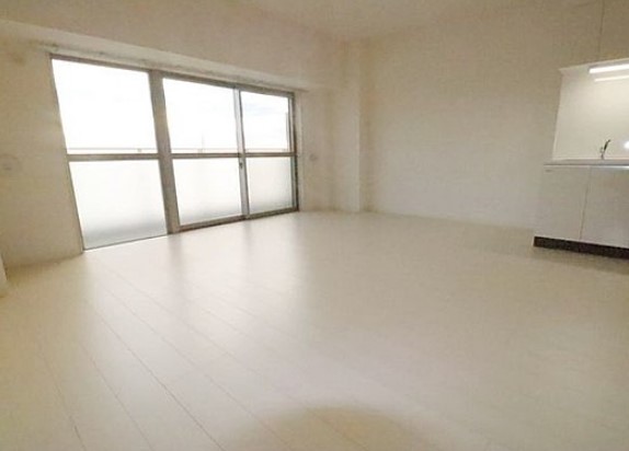 居室・リビング　16.1帖のきれいなLDK。