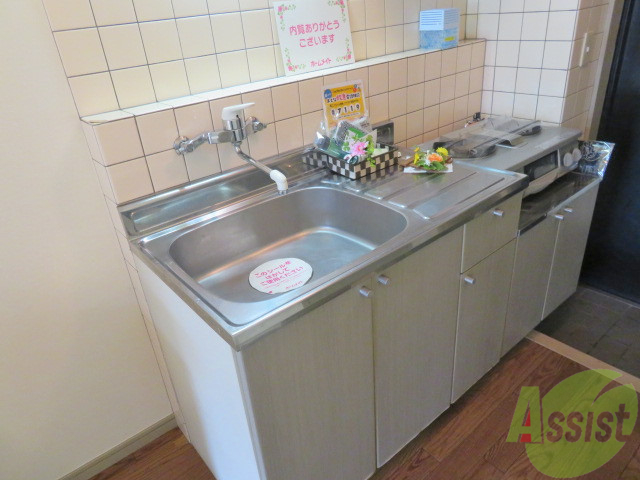 キッチン　キッチンは広々していて使いやすそうですね。