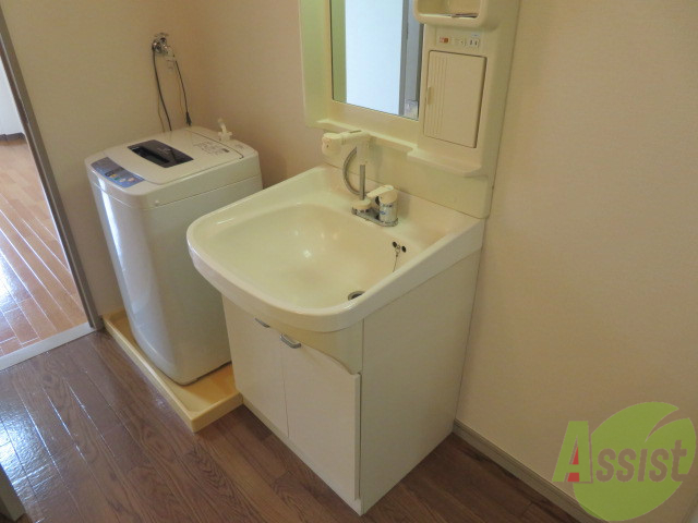 洗面設備　洗面台はシャンプードレッサー付きですよー。