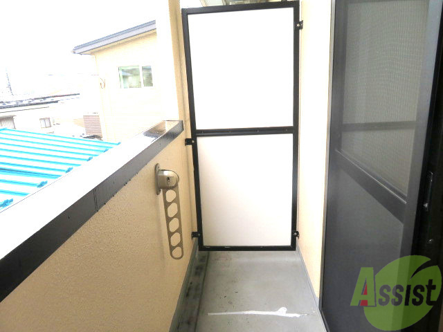 バルコニー　バルコニーが付いて晴れた日は洗濯物が干せますね。