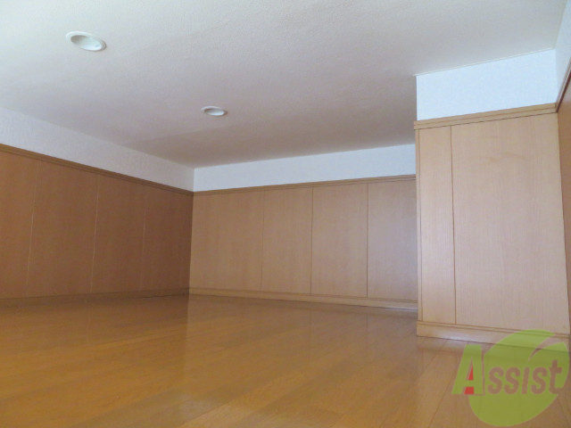 その他部屋・スペース　天井の高さが開放的なロフト付きのお部屋です