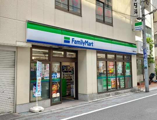 コンビニ　ファミリーマート 青砥駅前店（コンビニ）まで312m